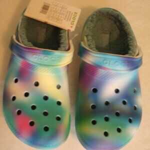 CROCS NEW BLUE TIE DYE FUR LINED CROCS SIZE 7W